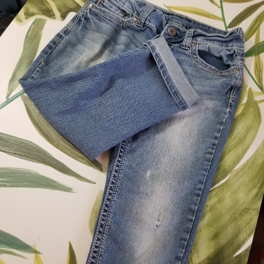 Cropped Distressed Jean's